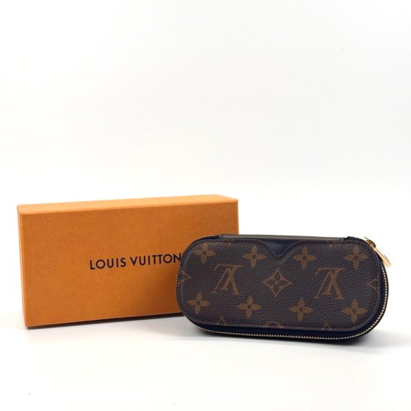 c202605803-louis-vuitton-lv-sunglasses-pouch-gm Pre-Owned/ Pre-Loved/ Second-Hand Louis Vuitton (LV) Sunglasses Pouch GM, Others in Monogram. Black Color, Size, Front View