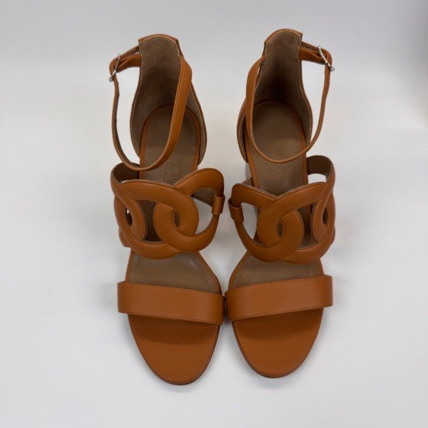 Pre-Owned/ Pre-Loved/ Second-Hand Hermes Brisbane Platform Heels, Shoe in Brun Fauve / Gold  Color, 37 Size, Front View