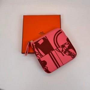 Pre-Owned/ Pre-Loved/ Second-Hand Hermes Carre Pocket Pouch, Wallet in Pink Color,  Size, Front View