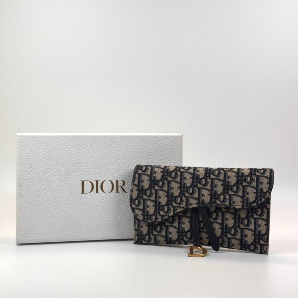 c202613806-dior-wallet-on-chain Pre-Owned/ Pre-Loved/ Second-Hand Dior Wallet On Chain, Wallet in Dark Blue Color, Size, Front View