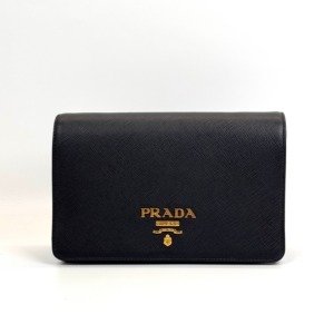b202609867-prada-wallet-on-chain Pre-Owned/ Pre-Loved/ Second-Hand Prada Wallet on chain, Bag in Black Color, 18 x 12 x 6 cm Size, Front View