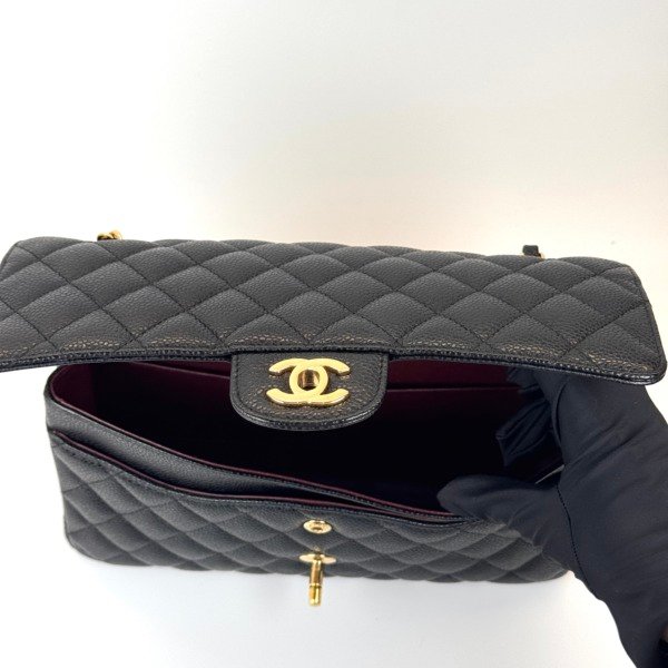 c202601878-chanel-classic-flap-medium-caviar-6 Chanel | Classic Flap Medium Caviar