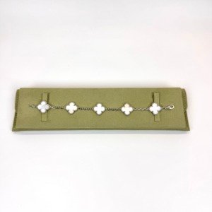 Pre-Owned/ Pre-Loved/ Second-Hand Van Cleef & Arpels (VCA) White Mother of Pearl Bracelet, Bracelet in White Gold, White Mother of Pearl Color, 17cm Size, Front View