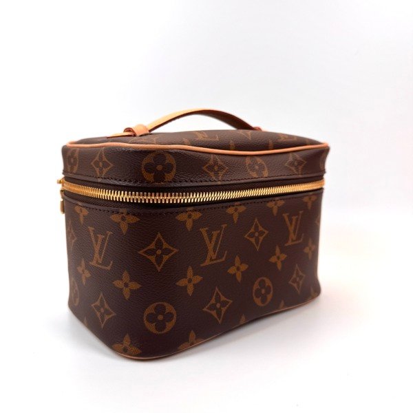 Louis Vuitton (LV) | Vanity Medium