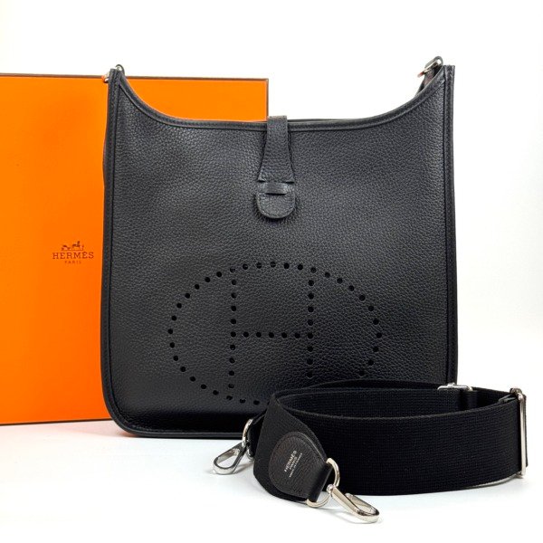 Pre-Owned/ Pre-Loved/ Second-Hand Hermes Evelyne 29, Bag in Black, Palladium Hardware Color, 29 Size, Front View