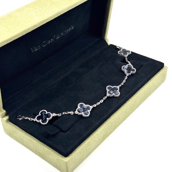 Van Cleef & Arpels (VCA) | Pietersite