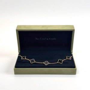 Pre-Owned/ Pre-Loved/ Second-Hand Van Cleef & Arpels (VCA) Onyx Alhambra Bracelet, Bracelet in Onyx, Yellow Gold Color, Vintage Size, Front View