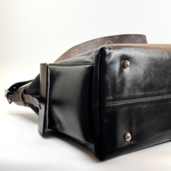 b202605892-louis-vuitton-lv-carryall-vibe-cargo-travel-bag-large-size-6 Louis Vuitton (LV) | Carryall Vibe Cargo Travel Bag (Large Size)