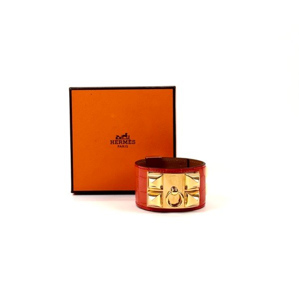 Pre-Owned/ Pre-Loved/ Second-Hand Hermes Alligator CDC Collier de Chien Bracelet, Bracelet in Coral, Gold Hardware Color, T1 Size, Front View