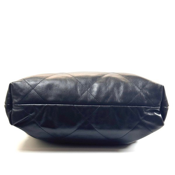 Chanel | Small Chanel 22