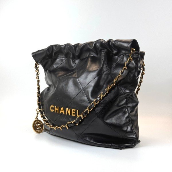 Chanel | Small Chanel 22