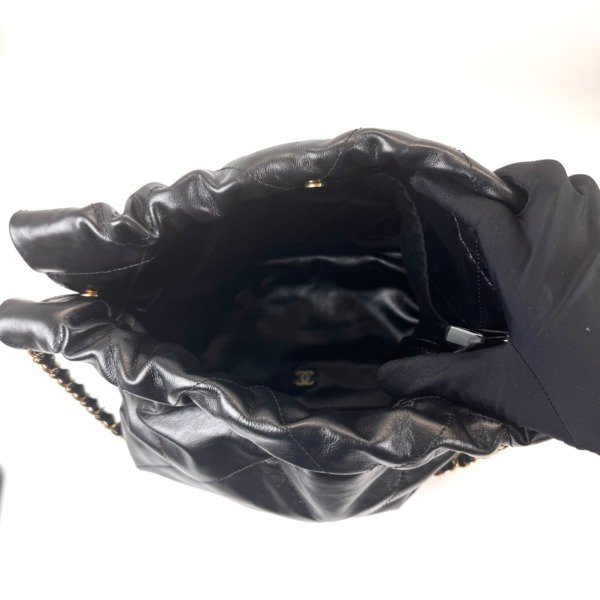 Chanel | Small Chanel 22