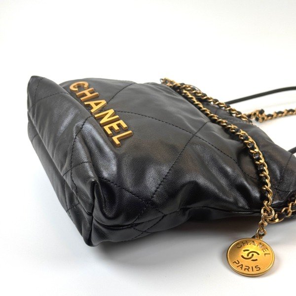 Chanel | Mini Chanel 22 (Detachable strap)