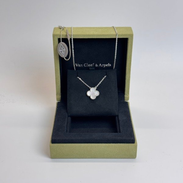 c202602886-van-cleef-arpels-vca-white-mother-of-pearl-necklace Pre-Owned/ Pre-Loved/ Second-Hand Van Cleef & Arpels (VCA) White Mother of Pearl Necklace, Necklace in White Gold, White Mother of Pearl Color, Size, Front View