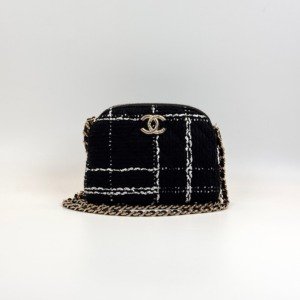 b202601948-chanel-mini-bag Pre-Owned/ Pre-Loved/ Second-Hand Chanel Mini Bag, Bag in Black Tweed Color, Size, Front View