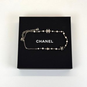 b202601953-chanel-cc-pearl-necklace-costume-jewellery-3 Pre-Owned/ Pre-Loved/ Second-Hand Chanel CC Pearl Necklace Costume Jewellery, Necklace in Silver, Black Color, Size, Front View