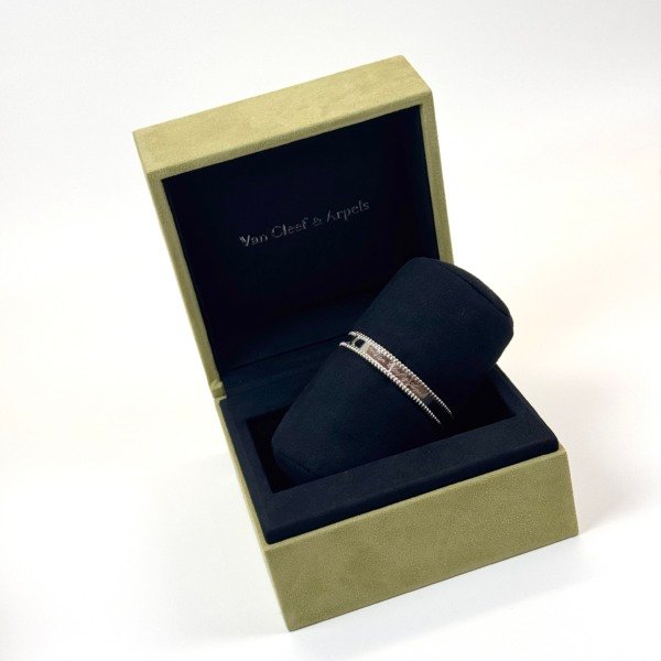 Van Cleef & Arpels (VCA) | Perlee Signature Bracelet