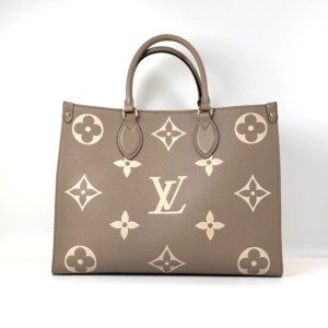Pre-Owned/ Pre-Loved/ Second-Hand Louis Vuitton (LV) On The Go MM, Bag in Grey, White monogram Color, Medium Size, Front View