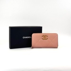 Pre-Owned/ Pre-Loved/ Second-Hand Chanel Chanel 19 Zippy Medium Wallet, Wallet in Pink, Gold Hardware Color,  Size, Front View