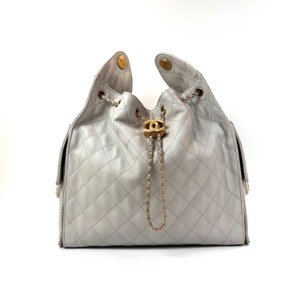 Pre-Owned/ Pre-Loved/ Second-Hand Chanel Medium Chanel 25 Caviar, Bag in Grey, Gold Hardware Color, Medium Size, Front View