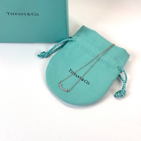Tiffany & Co. | Diamond Mini T Smile Pendant (box and pouch is for illustration only)