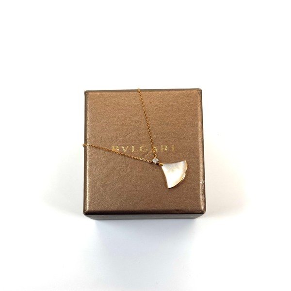 c202610942-bulgari-bvlgari-divas-dream-pendant-necklace-1 Pre-Owned/ Pre-Loved/ Second-Hand Bulgari (Bvlgari) Diva’s Dream Pendant Necklace, Necklace in Mother of Pearl Color, Size, Front View
