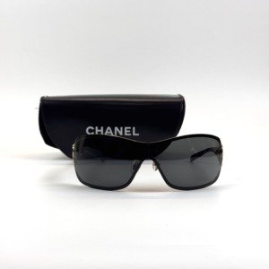 b202601959-chanel-sunglasses Pre-Owned/ Pre-Loved/ Second-Hand Chanel Sunglasses, Others in Black, Gold Color, Size, Front View
