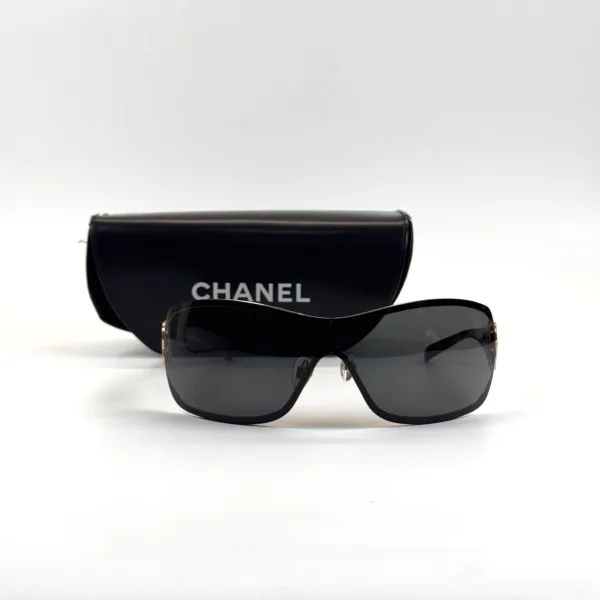 b202601959-chanel-sunglasses Pre-Owned/ Pre-Loved/ Second-Hand Chanel Sunglasses, Others in Black, Gold Color, Size, Front View