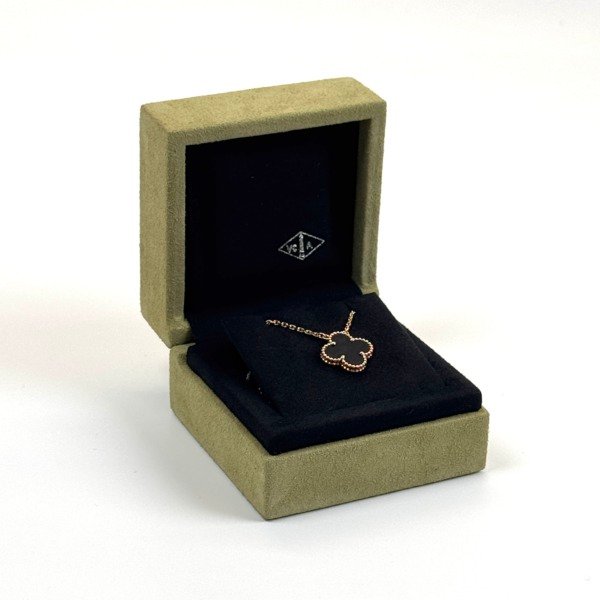 b202602994-van-cleef-arpels-vca-onyx-alhambra-necklace-1 Van Cleef & Arpels (VCA) | Onyx Alhambra Necklace