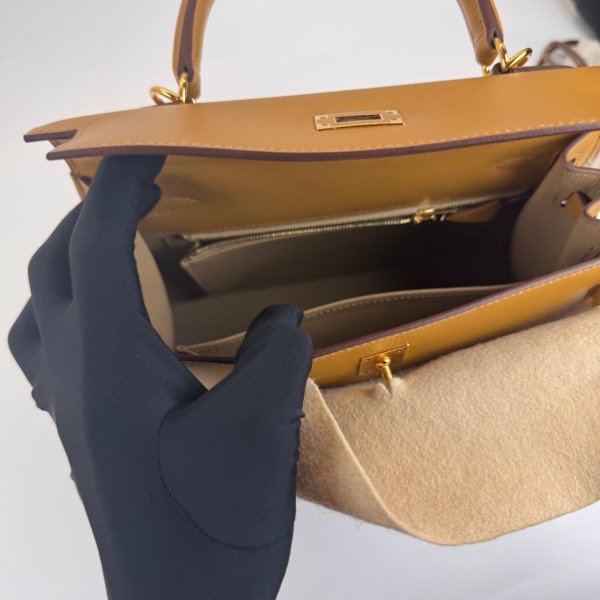 b202606966-hermes-kelly-25-tadelakt-6 Hermes | Kelly 25 Tadelakt