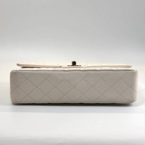 Chanel | Medium Classic Flap Caviar
