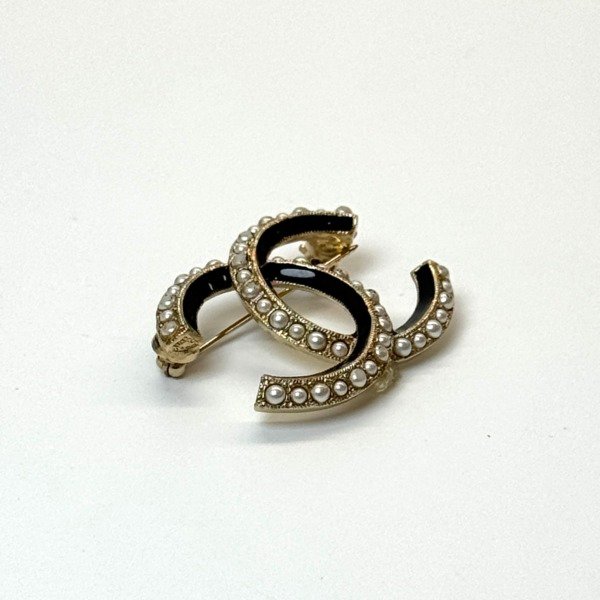 b2026011066-chanel-brooch-1 Chanel | Brooch