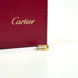 b2026031051-cartier-diamond-paved-trinity-ring-small-model Pre-Owned/ Pre-Loved/ Second-Hand Cartier Diamond Paved Trinity Ring, Small Model, Ring in White Gold, Yellow Gold, Rose Gold Color, 50 Size, Front View