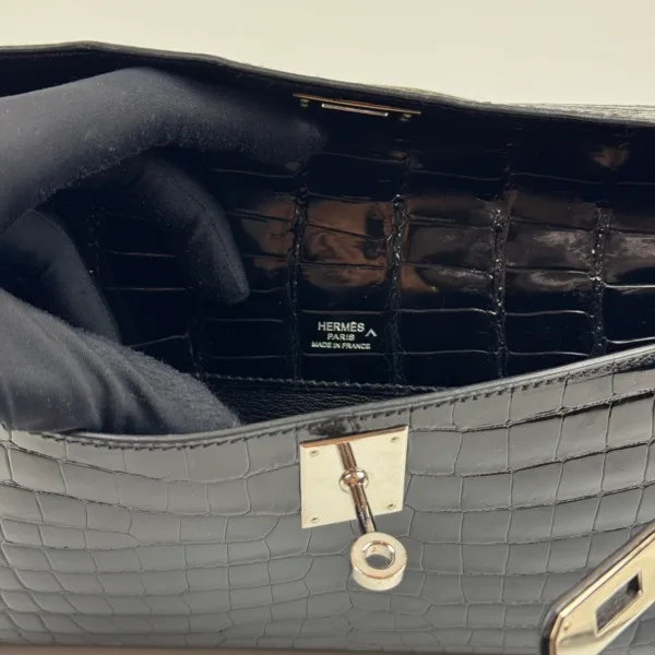 b2026061042-hermes-kelly-cut-shiny-porosus-croc-5 Hermes | Kelly Cut Shiny Porosus Croc