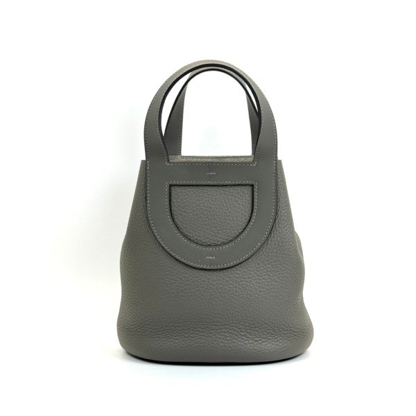 b2026061056-hermes-in-the-loop-18 Pre-Owned/ Pre-Loved/ Second-Hand Hermes In The Loop 18, Bag in Etain, Gold Hardware Color, 18cm Size, Front View
