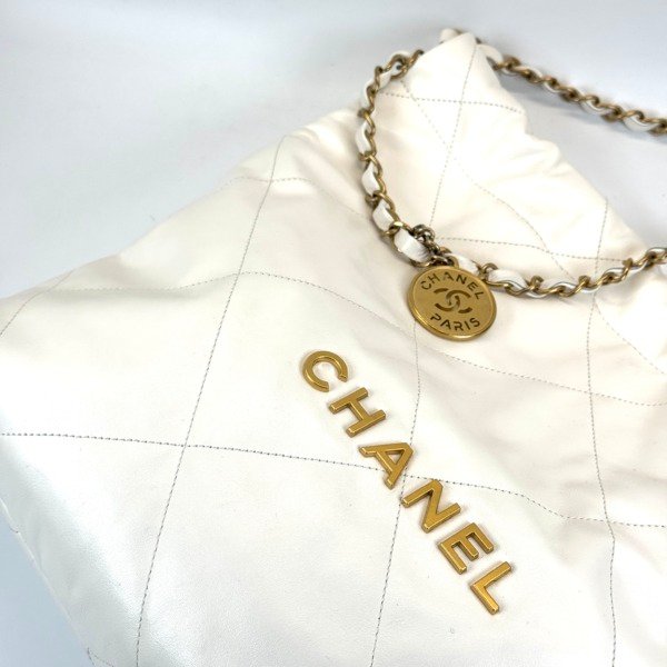 Chanel | Chanel 22 Small