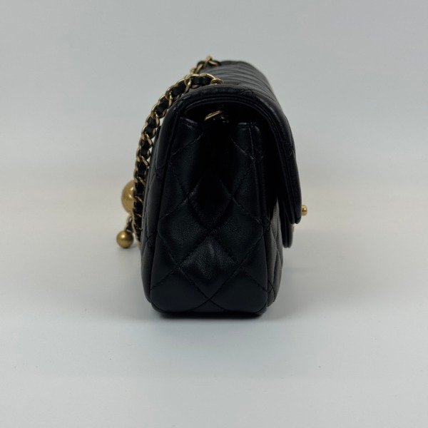 c2026011037-chanel-pearl-crush-mini-rectangle-2 Chanel | Pearl Crush Mini Rectangle