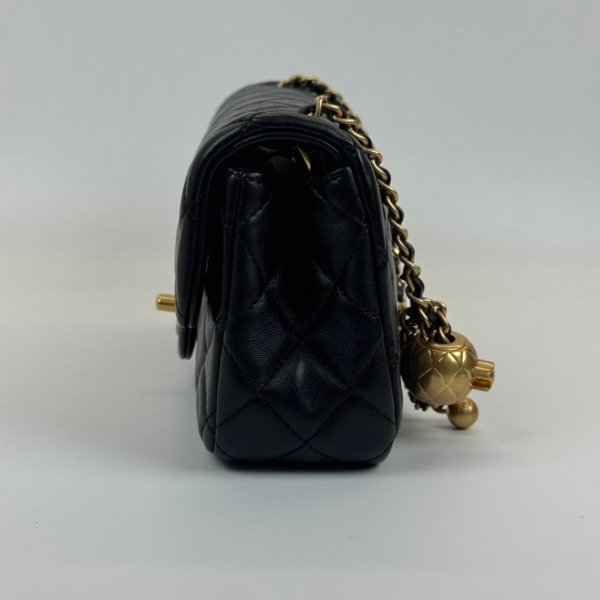 c2026011037-chanel-pearl-crush-mini-rectangle-3 Chanel | Pearl Crush Mini Rectangle