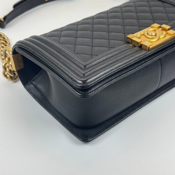 c2026011046-chanel-medium-boy-flap-caviar-5 Chanel | Medium Boy Flap Caviar