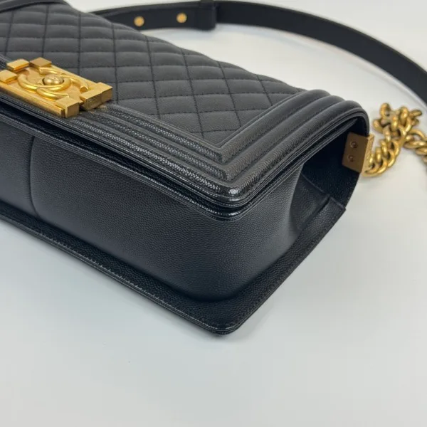 c2026011046-chanel-medium-boy-flap-caviar-6 Chanel | Medium Boy Flap Caviar