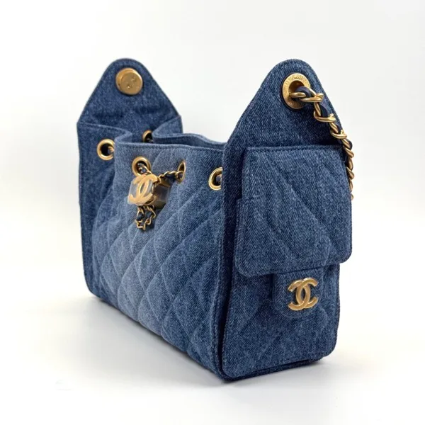 b2026011103-chanel-chanel-25-mini-denim-3 Chanel | Chanel 25 Mini Denim