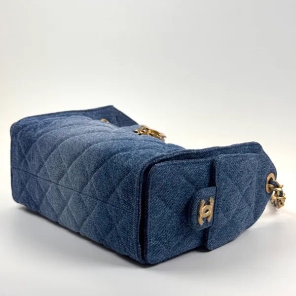 b2026011103-chanel-chanel-25-mini-denim-5 Chanel | Chanel 25 Mini Denim