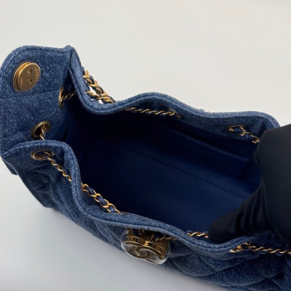 b2026011103-chanel-chanel-25-mini-denim-6 Chanel | Chanel 25 Mini Denim