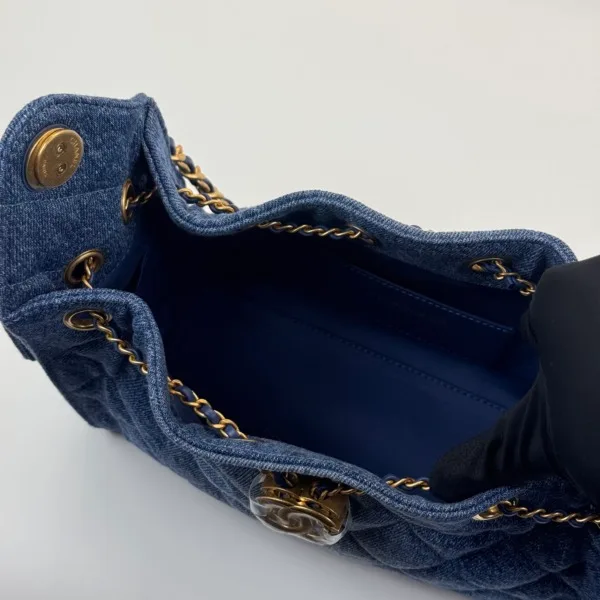 b2026011103-chanel-chanel-25-mini-denim-6 Chanel | Chanel 25 Mini Denim