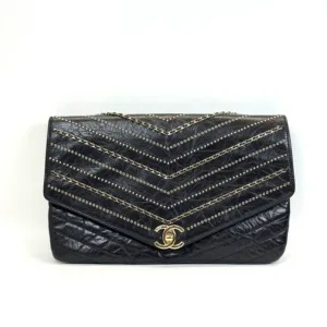 b2026011117-chanel-studded-chevron-clutch Pre-Owned/ Pre-Loved/ Second-Hand Chanel Studded Chevron Clutch , Bag in Black, Gold Hardware Color, Size, Front View