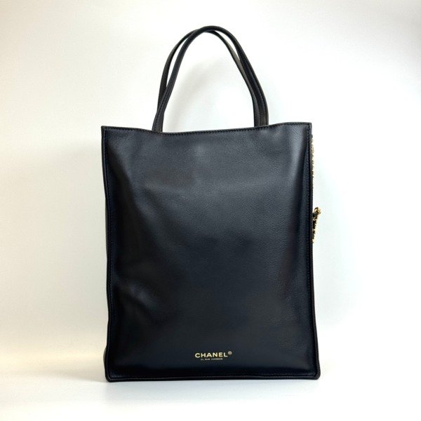b2026011118-chanel-small-shopping-tote-calfskin-detachable-strap-2 Chanel | Small 26A Shopping Tote Calfskin Detachable Strap