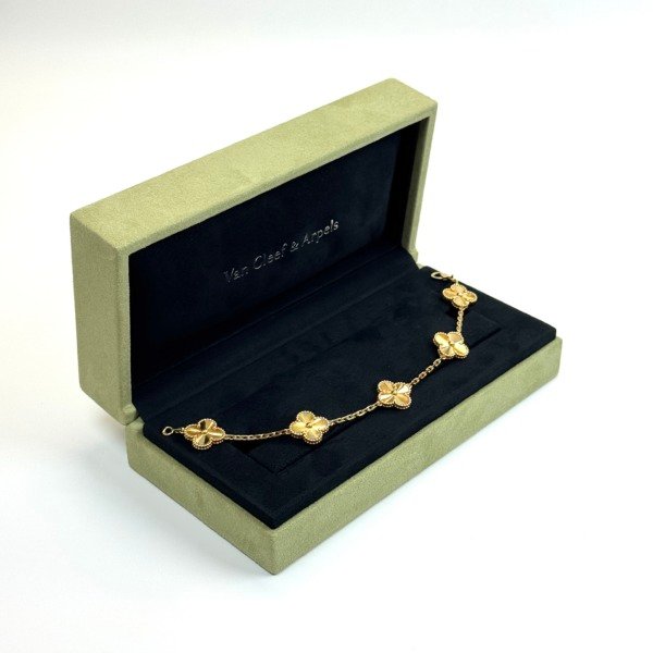 Van Cleef & Arpels (VCA) | Guilloche 5 Motif Alhambra Bracelet