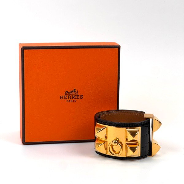 b202606824-hermes-alligator-cdc-collier-de-chien-bracelet Pre-Owned/ Pre-Loved/ Second-Hand Hermes Alligator CDC Collier de Chien Bracelet, Bracelet in Black, Gold Hardware Color, T1 Size, Front View