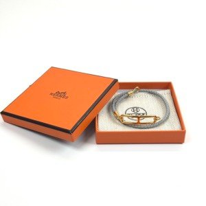c202506154-hermes-mini-clic-chaine-d-bracelet Pre-Owned/ Pre-Loved/ Second-Hand Hermes Mini Clic Chaine D Bracelet, Bracelet in Gris Meyer, Gold Hardware Color, T1 Size, Front View