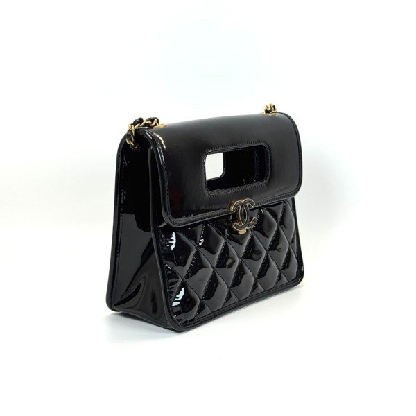 c2026011079-chanel-top-handle-cc-graphic-catch-patent-2 Chanel | Top Handle CC Graphic Catch Patent